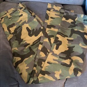 Umgee Camouflage Straight Leg Pants Size S VG condition